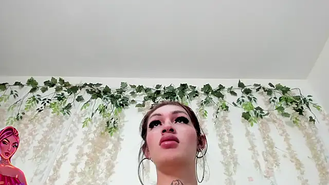 Snapshot of lizz_lunna chatting on June 5, 2026, 10:37 pm lizz lunna online show from June 5, 2026, 10:37 pm