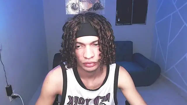 Axel fox77 online show from July 22, 2026, 1:19 am