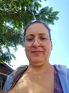 bellafortune69 online show from June 6, 2026, 3:06 pm