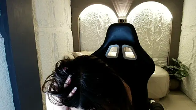 katalina r  online show from April 19, 2026, 6:10 pm