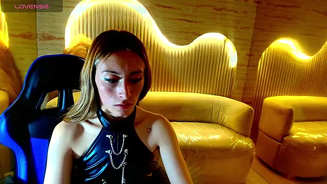 Snapshot of katalina_r_ chatting on May 16, 2026, 7:34 pm katalina r online show from May 16, 2026, 7:34 pm