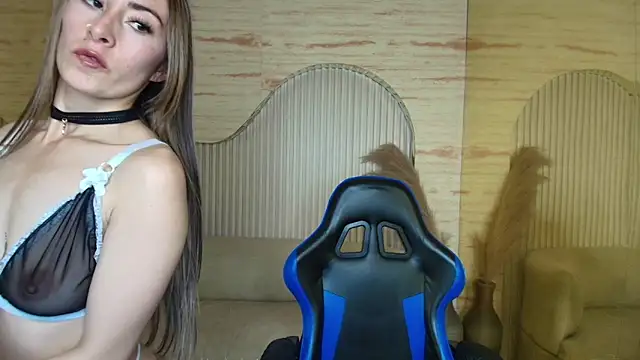 Snapshot of katalina_r_ chatting on May 21, 2026, 8:05 pm katalina r online show from May 21, 2026, 8:05 pm