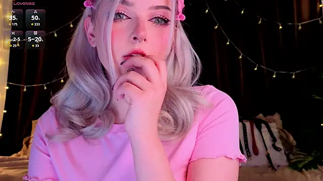 Snapshot of ShyniAlice chatting on May 24, 2026, 3:44 am ShyniAlice online show from May 24, 2026, 3:44 am
