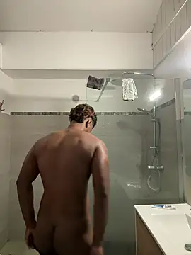 Axel black10 online show from March 28, 2026, 3:33 pm