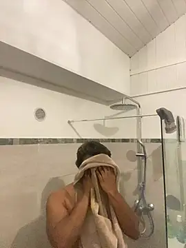 Axel black10 online show from April 19, 2026, 9:39 pm