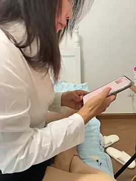 xiaoligirl online show from April 21, 2026, 6:31 am