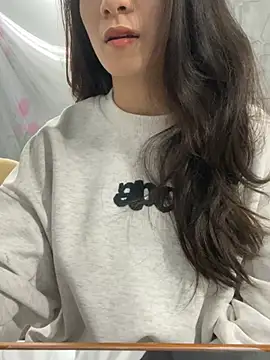 berry alma06 online show from January 9, 2026, 11:24 am