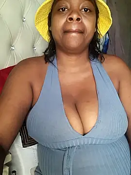 bigboobylicious online show from April 7, 2026, 7:20 am