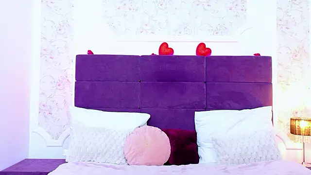 EvelinHill online show from March 4, 2026, 5:02 am