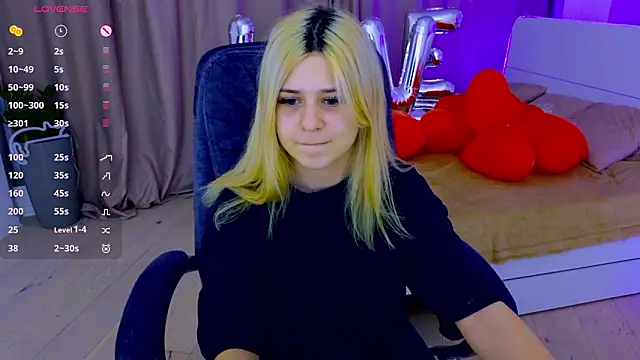 ApheliaStar online show from February 17, 2026, 5:08 pm