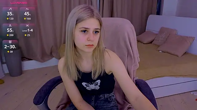 ApheliaStar online show from February 25, 2026, 4:38 pm