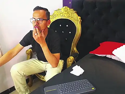 Oswalldo   online show from March 21, 2026, 12:10 pm