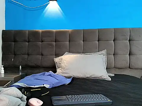 Oswalldo   online show from April 8, 2026, 11:21 am