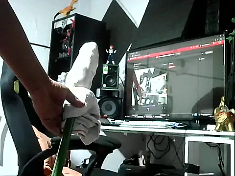 Snapshot of recalientee chatting on February 4, 2026, 3:45 am recalientee online show from February 4, 2026, 3:45 am