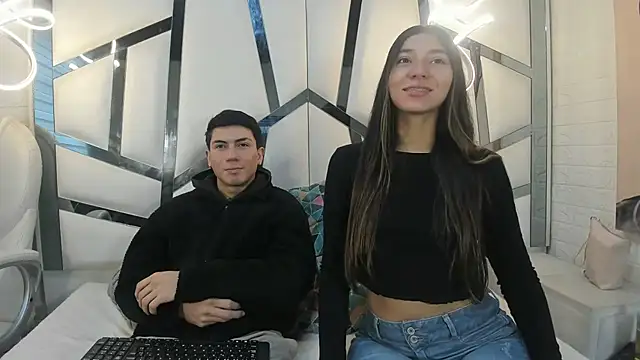 ScarlettAndLucas online show from February 23, 2026, 12:46 pm