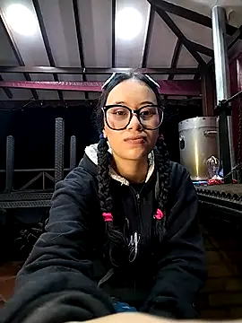 l0lita emi online show from February 11, 2026, 10:09 am