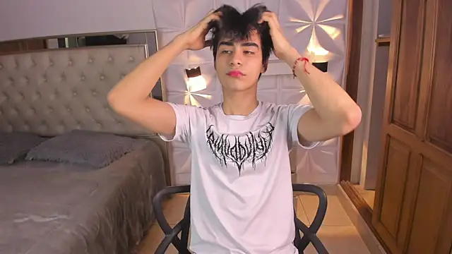 IamJuanJoc online show from April 7, 2026, 3:29 am