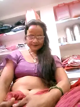 kiiuu sexe online show from February 18, 2026, 5:03 am