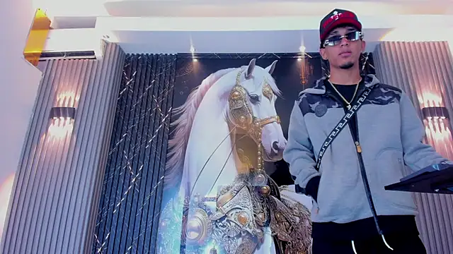 The Gods In Diamonds online show from March 5, 2026, 5:36 am