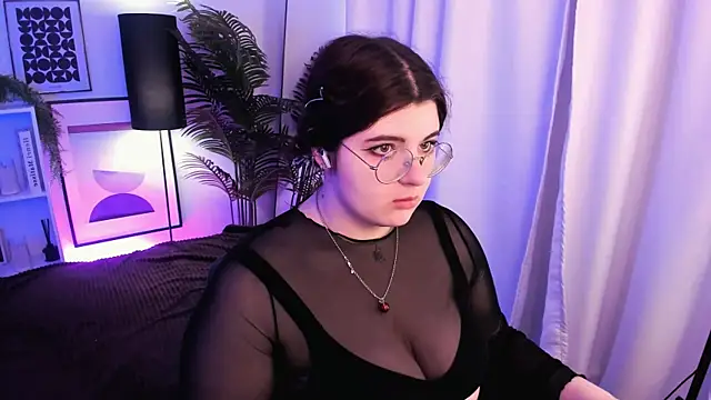 Snapshot of Siena_aa chatting on May 21, 2026, 9:22 pm Siena aa online show from May 21, 2026, 9:22 pm