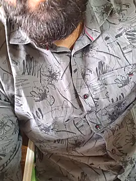 aadihott online show from April 23, 2026, 9:08 am