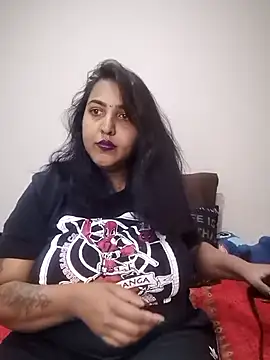 Snapshot of IndianBearxx chatting on July 6, 2026, 6:32 pm IndianBearxx online show from July 6, 2026, 6:32 pm
