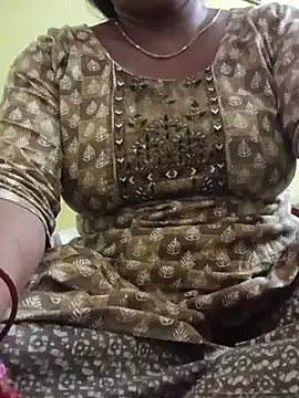 Snapshot of mohini_bhabhi chatting on June 24, 2026, 2:32 am mohini bhabhi online show from June 24, 2026, 2:32 am