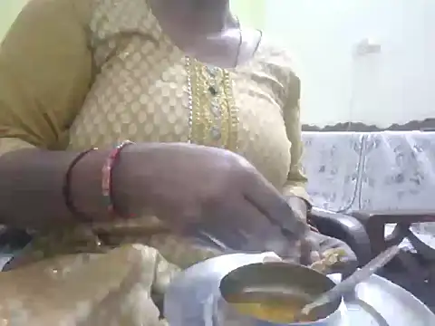 Snapshot of mohini_bhabhi chatting on June 25, 2026, 7:13 am mohini bhabhi online show from June 25, 2026, 7:13 am