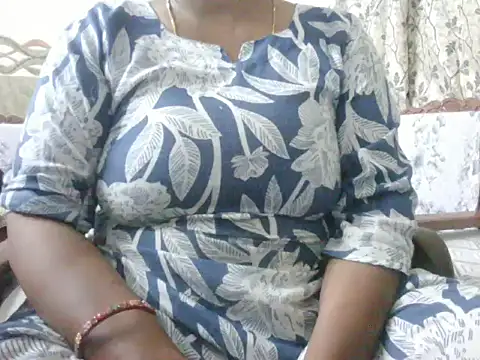 Snapshot of mohini_bhabhi chatting on July 28, 2026, 6:31 pm mohini bhabhi online show from July 28, 2026, 6:31 pm
