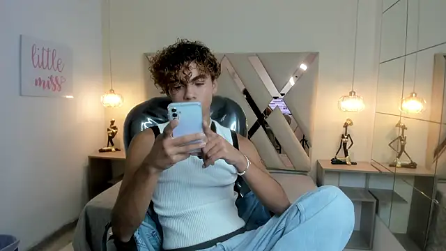 Anyelo Twink online show from March 12, 2026, 8:15 pm