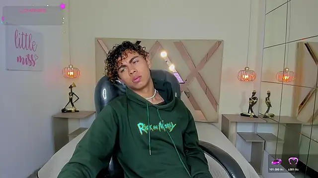Anyelo Twink online show from June 19, 2026, 5:34 am