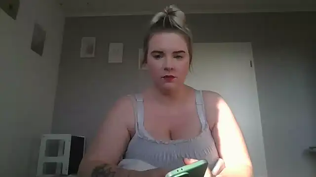 MinchenBienchen98 online show from February 15, 2026, 10:03 am