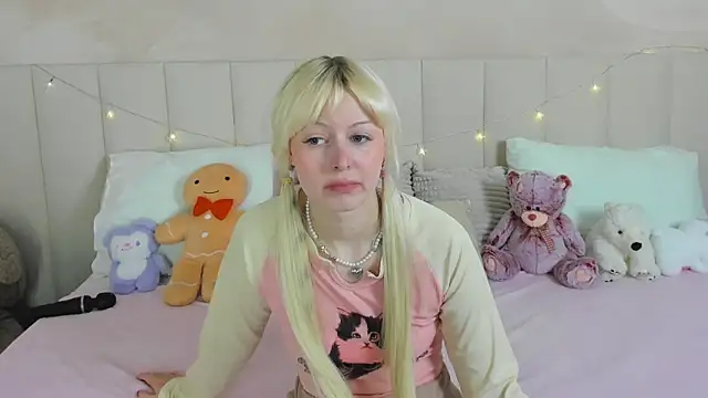 Snapshot of AdeleSilvy chatting on June 2, 2026, 1:51 am AdeleSilvy online show from June 2, 2026, 1:51 am