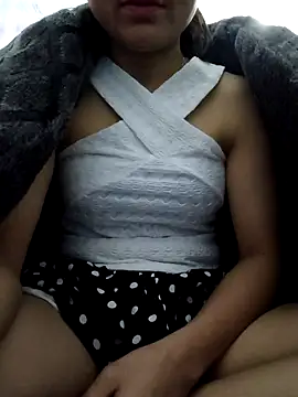 Snapshot of Vanvan68xx chatting on February 3, 2026, 9:53 pm Vanvan68xx online show from February 3, 2026, 9:53 pm