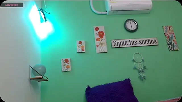 lucerodelamanana343 online show from April 20, 2026, 7:37 pm