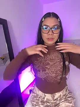 Snapshot of Little_Lexyy chatting on June 6, 2026, 5:12 am Little Lexyy online show from June 6, 2026, 5:12 am