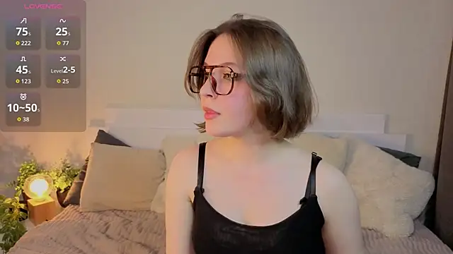 Snapshot of Next2Marie chatting on April 24, 2026, 5:54 am Next2Marie online show from April 24, 2026, 5:54 am