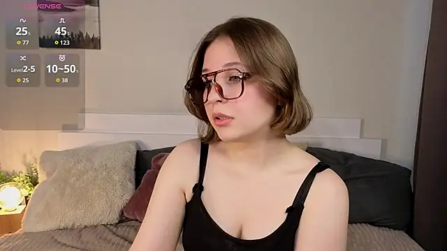 Snapshot of Next2Marie chatting on May 4, 2026, 5:14 am Next2Marie online show from May 4, 2026, 5:14 am