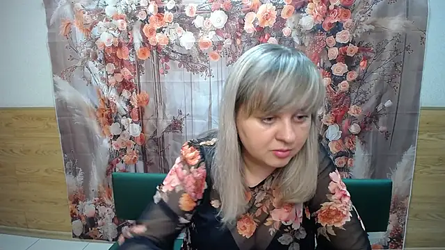 VeronicaSvitt online show from February 4, 2026, 1:28 pm