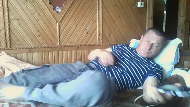 Snapshot of Ivan9iutt chatting on June 19, 2026, 8:18 am Ivan9iutt online show from June 19, 2026, 8:18 am