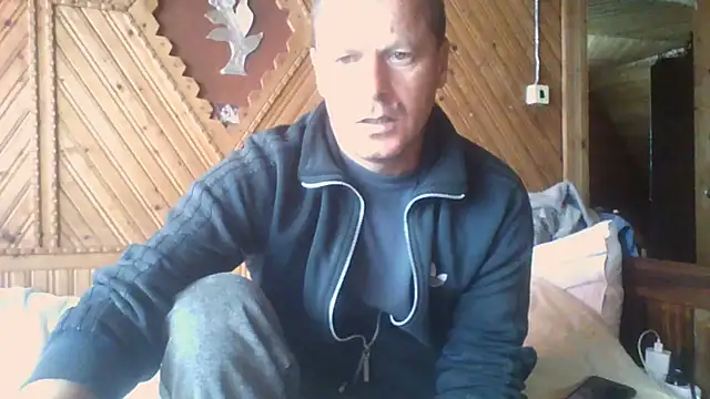 Snapshot of Ivan9iutt chatting on July 20, 2026, 8:39 am Ivan9iutt online show from July 20, 2026, 8:39 am