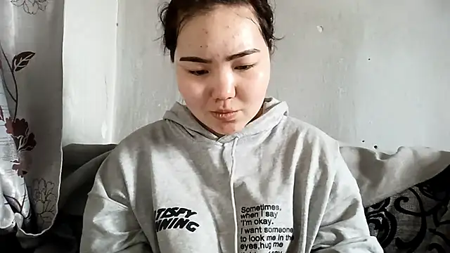 Snapshot of MollyAsian chatting on February 4, 2026, 4:07 am MollyAsian online show from February 4, 2026, 4:07 am