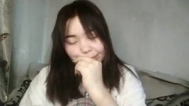 Snapshot of MollyAsian chatting on March 3, 2026, 4:18 am MollyAsian online show from March 3, 2026, 4:18 am