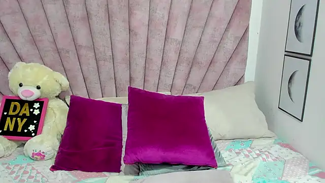 danibellucii  online show from March 21, 2026, 8:19 am