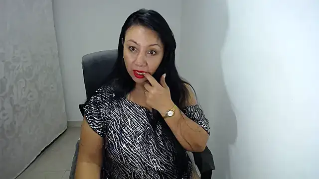 soyElena46 online show from August 4, 2026, 12:08 pm