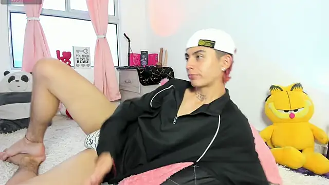 Maiky Cooper01 online show from February 26, 2026, 8:52 pm