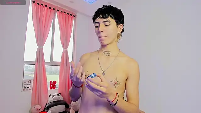 Maiky Cooper01 online show from April 18, 2026, 3:16 pm