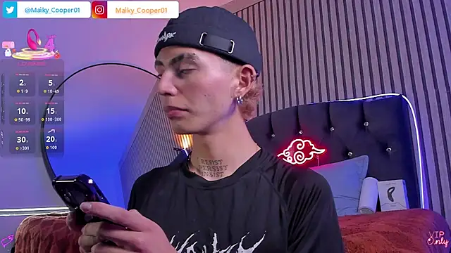 Snapshot of Maiky_Cooper01 chatting on July 18, 2026, 5:28 pm Maiky Cooper01 online show from July 18, 2026, 5:28 pm