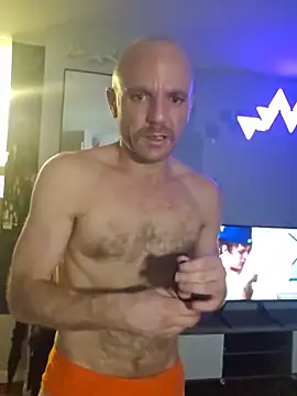 Snapshot of FrankieFuckMe chatting on June 14, 2026, 4:14 am FrankieFuckMe online show from June 14, 2026, 4:14 am