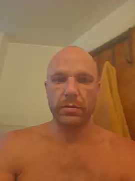 Snapshot of FrankieFuckMe chatting on June 20, 2026, 6:11 pm FrankieFuckMe online show from June 20, 2026, 6:11 pm
